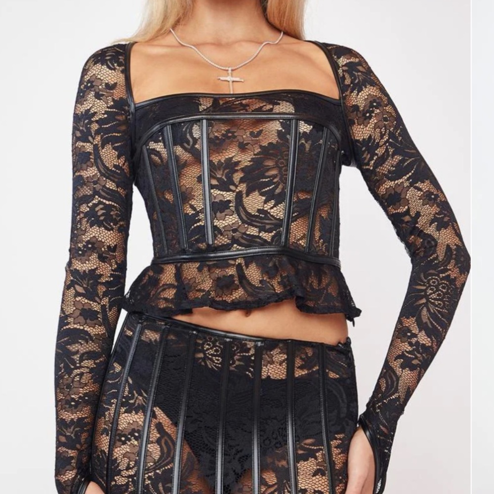 Dolls kill black lace long sleeve top size Medium (M) / size 6